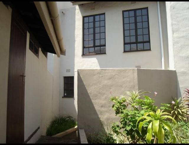 2 BEDROOM TOWNHOUSE TO LET IN UMHLANGA CENTRAL